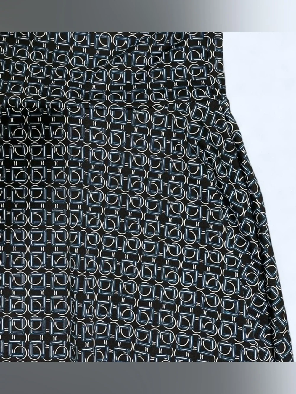 Y2K Hypnotized Skirt - Picture 5 of 8